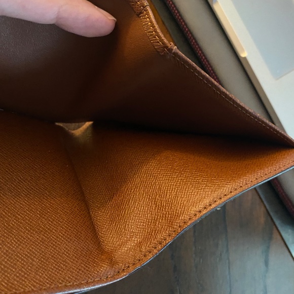 Louis Vuitton Monogram Porte Monnaie Billets Carte - Picture 5 of 9